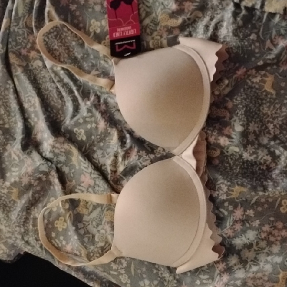 Lively Cream Bra